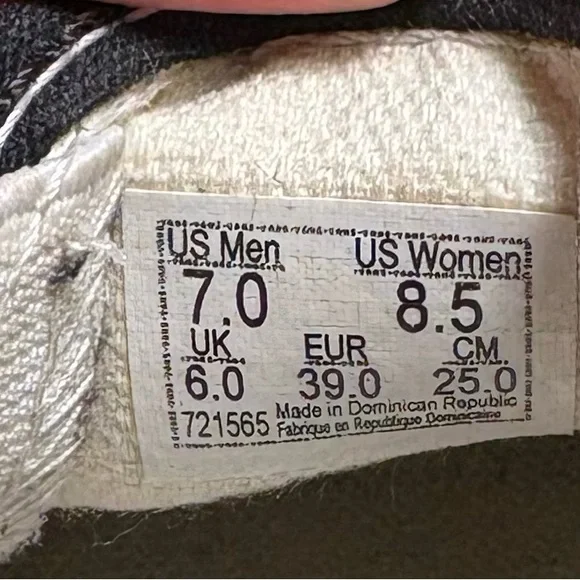 Vans women’s 8.5  Checkered Slip-On Shoes - Black and White - Picture 7 of 7